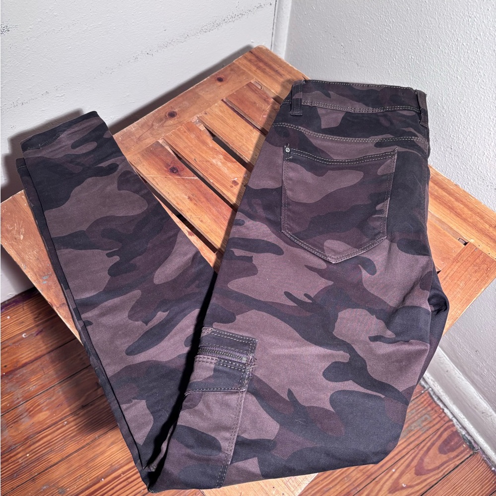 House Create Your Own Story Camo Skinny Jeans